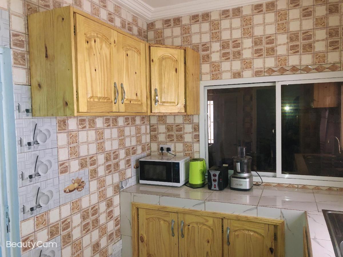 Awamuulamin Manneh Guest House Abuko Экстерьер фото
